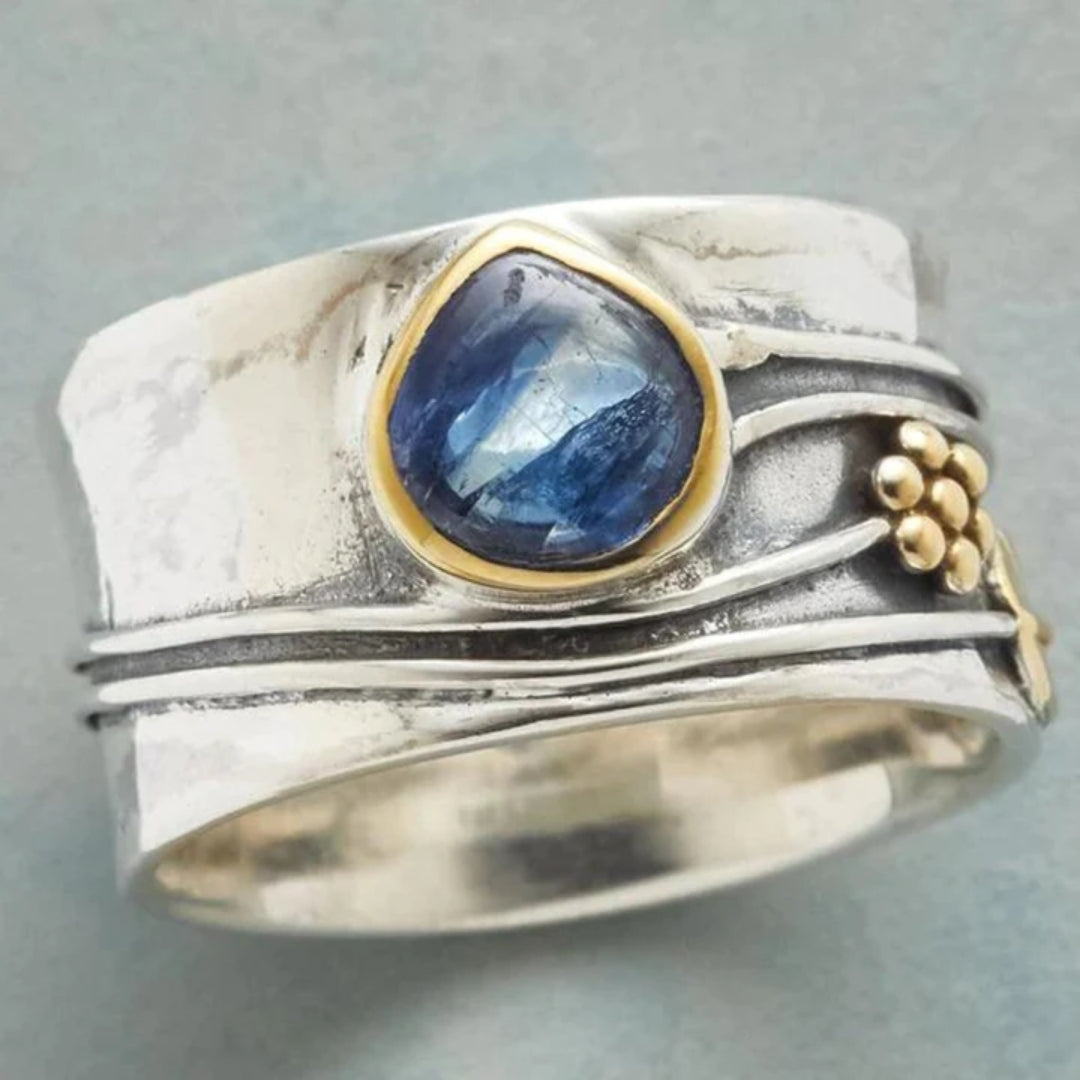 Vintage-Ring mit blauem Stein