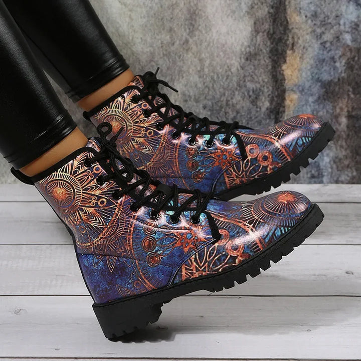 Gisilberhta® - Damen Stiefel im British Style mit Totenkopf- und Blumen-Print