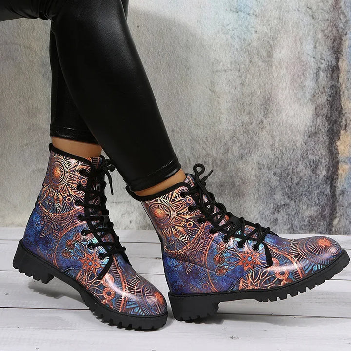 Gisilberhta® - Damen Stiefel im British Style mit Totenkopf- und Blumen-Print