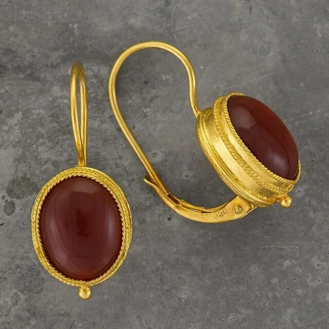 Rote Vintage-Gold-Ohrringe